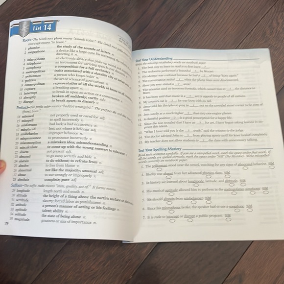 Abeka Homeschool 6th Grade Spelling, Vocab, & Poetry Bundle - Picture 5 of 7